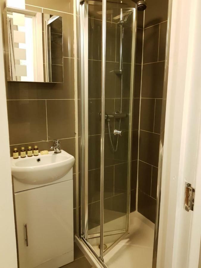 Tourian Lounge Hotel Londra Esterno foto